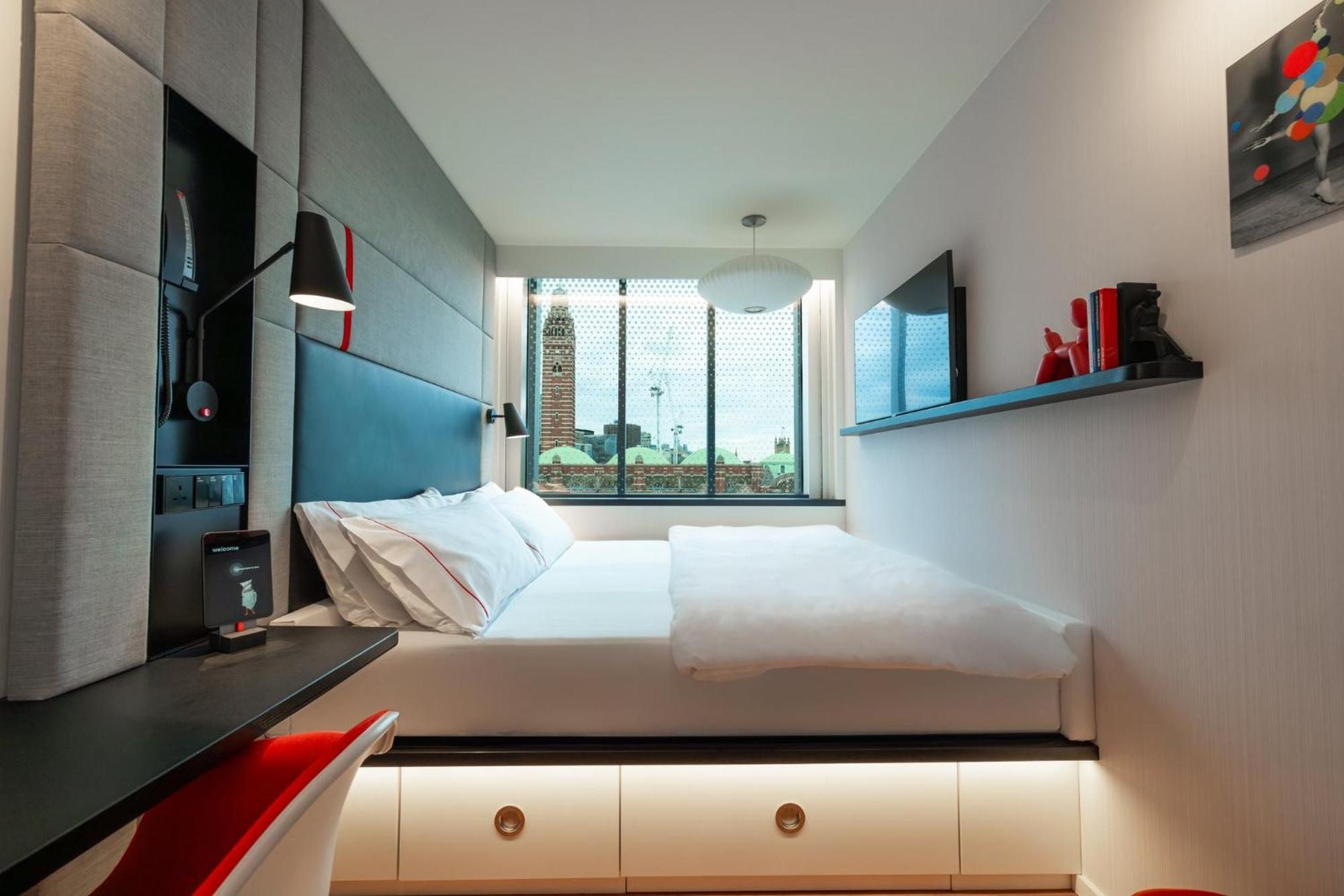 Готель Citizenm London Victoria Station Екстер'єр фото